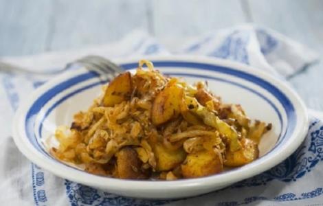 Тушеная свежая капуста с картошкой на сковороде - вкусный рецепт приготовления с фото Жареная картошка с капустой на сковороде рецепт