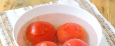 Agurker i tomater for vinteren - fantastiske oppskrifter i tomatsaus