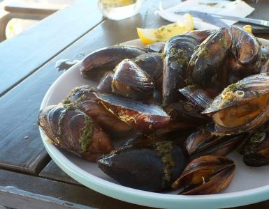 របៀបចំអិន mussels នៅក្នុងសំបក