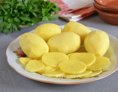 תפוחי אדמה ריחניים עם שמנת חמוצה בתנור: משביע וטעים