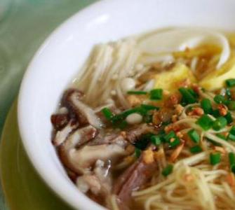 Noodles with mushrooms in creamy sauce Mushroom and noodle soup